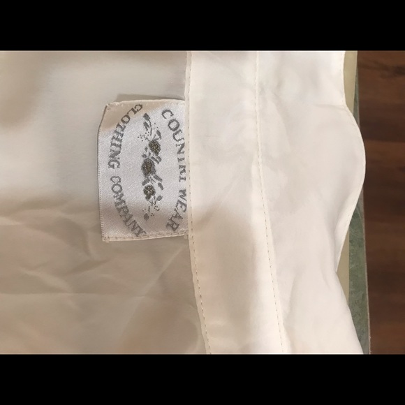 LIGHT & FUN ADORABLE SHIRT IN EXCELLENT CONDITION - Picture 6 of 6